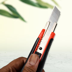 7532 Heavy Duty 18 mm Cutter Knife Set With Rubbered Handle With Extra Blades Best Use For Office and Home use DeoDap